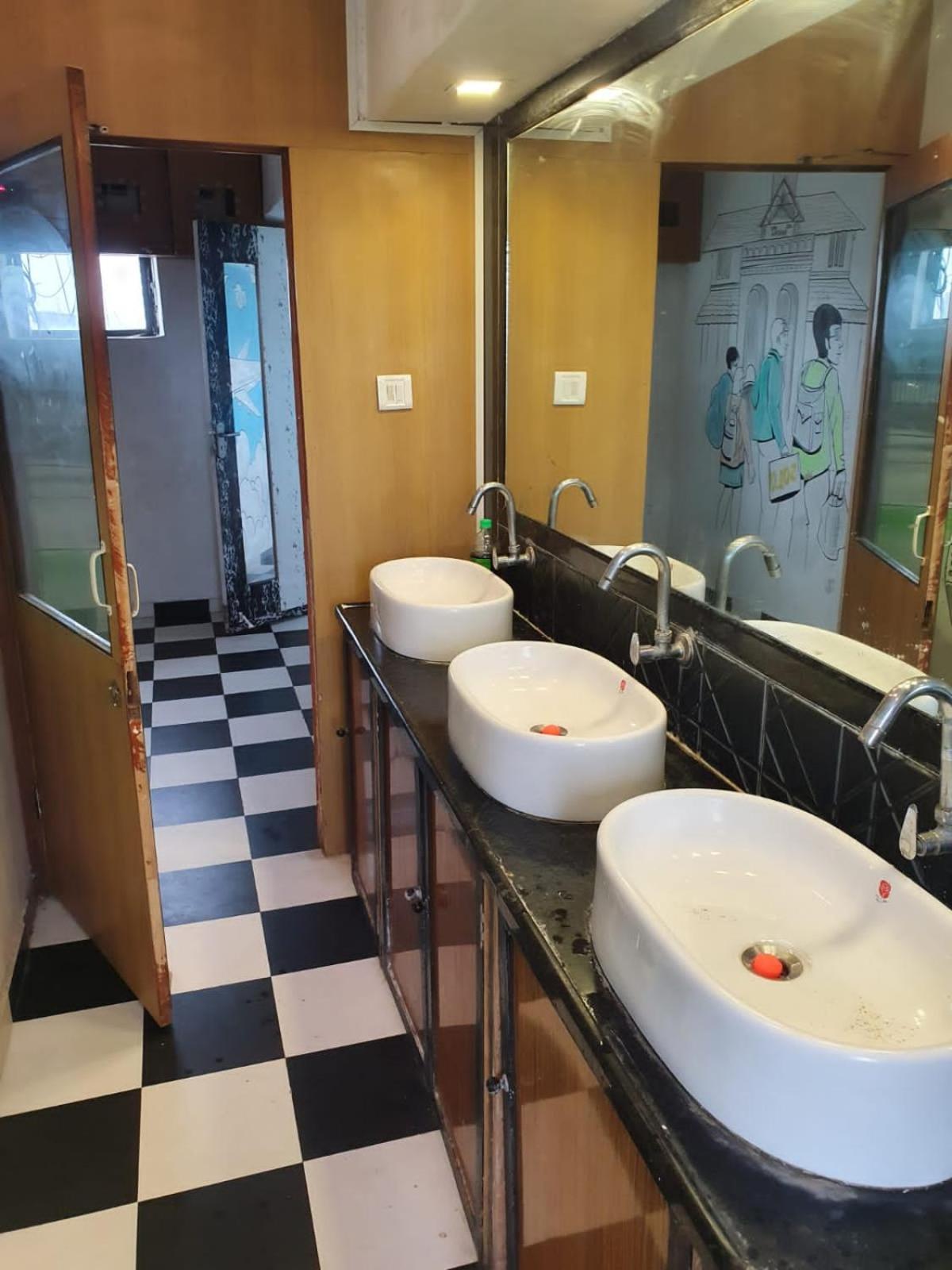 Solo Backpacker Hostel Mumbai  Buitenkant foto